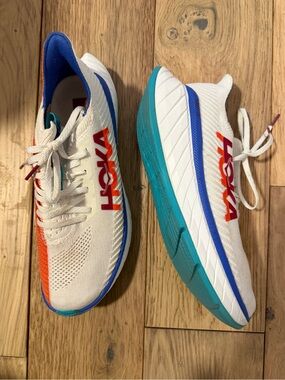 Hoka Carbon X3 unisex running shoes.